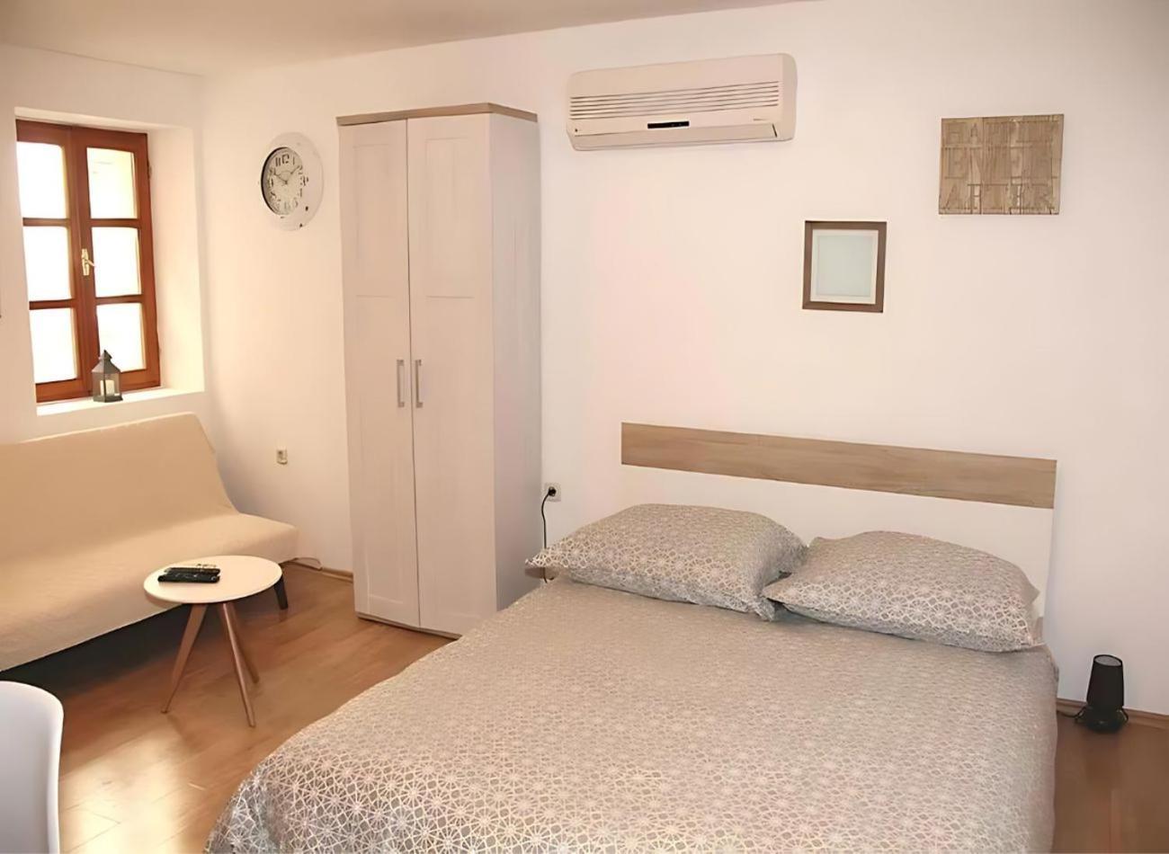Sunny Rooms And Suites シベニク エクステリア 写真